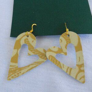 NEW Hand Crafted Textured Leather Heart Shape Drop Earrings, Caramel & Cream 2"
